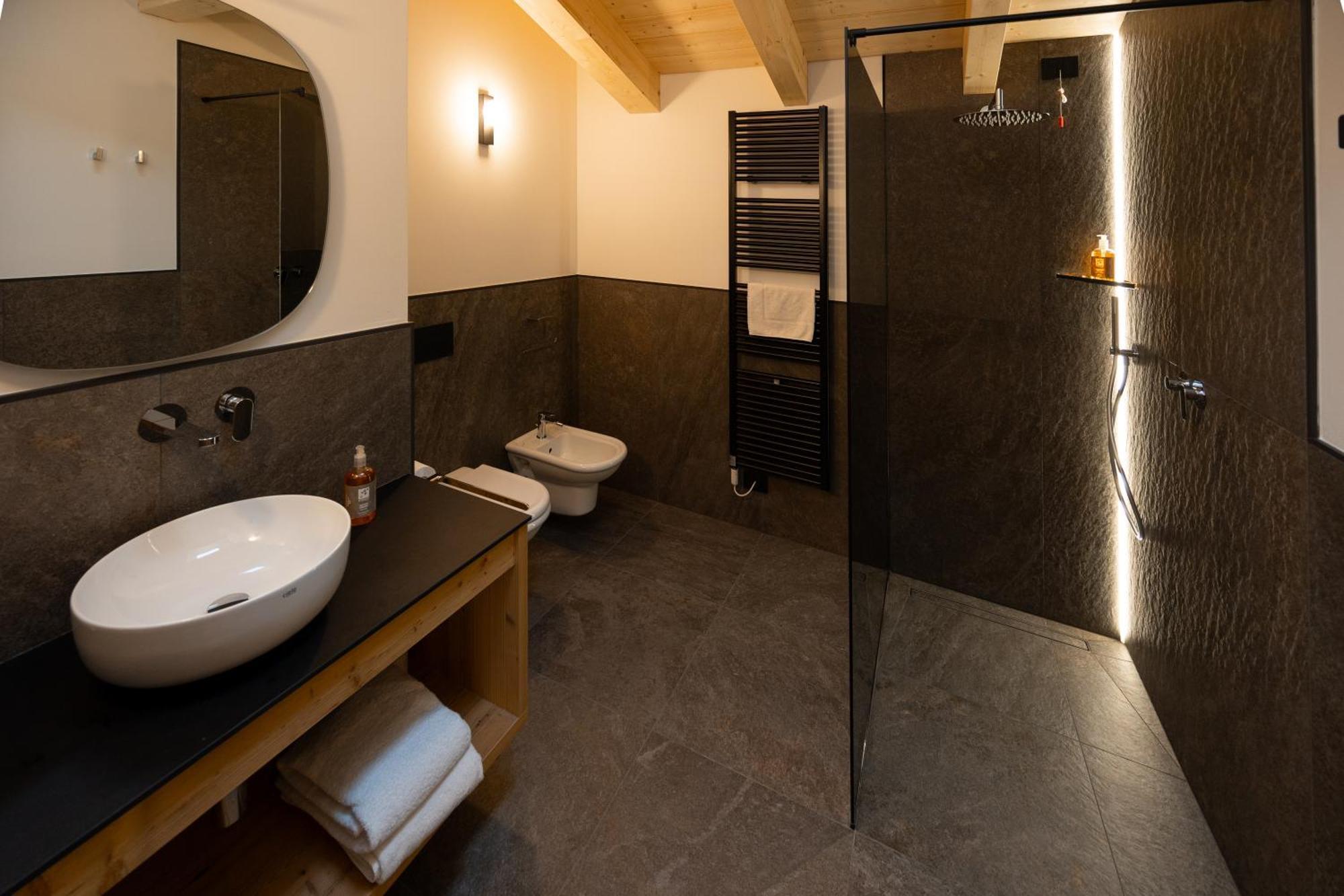 Hotel Alpino Varena Zimmer foto