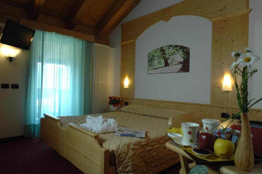 Hotel Alpino Varena Zimmer foto